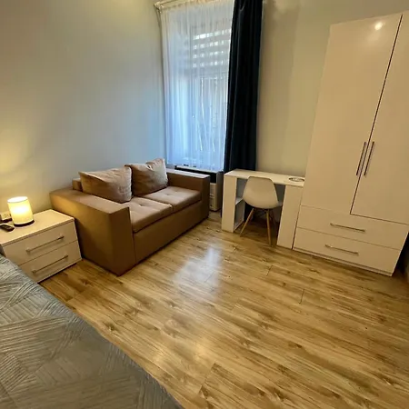 під дубом 10, біля тц форум Apartamento