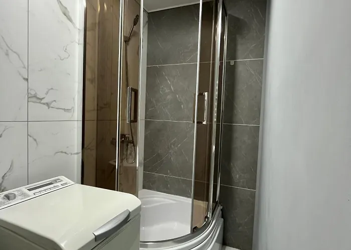 під дубом 10, біля тц форум * 利沃夫