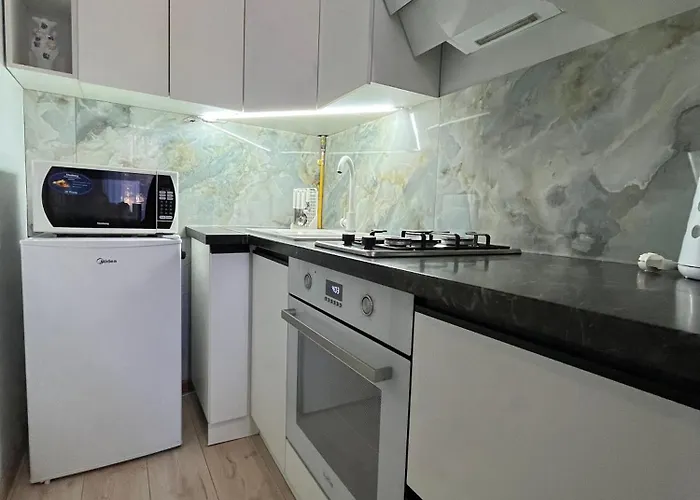 під дубом 10, біля тц форум * 利沃夫