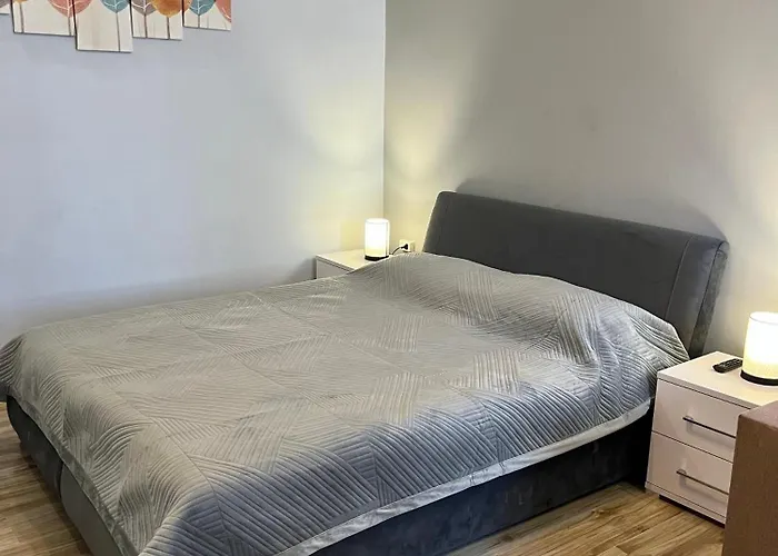 під дубом 10, біля тц форум Apartamento *